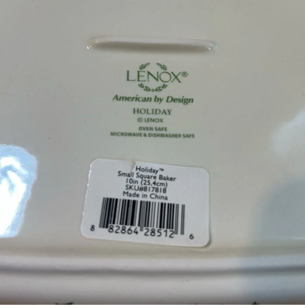 Lenox Holiday Square Baking Dish 10 inch Holly Christmas red green white